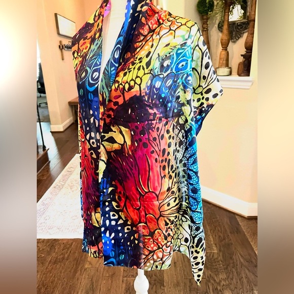 Vibrant Multicolor Scarf with Abstract Design Butterfly Design - Picture 4 of 15